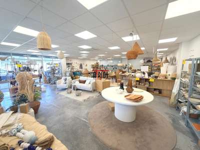 LOCAL COMMERCIAL 175 M²