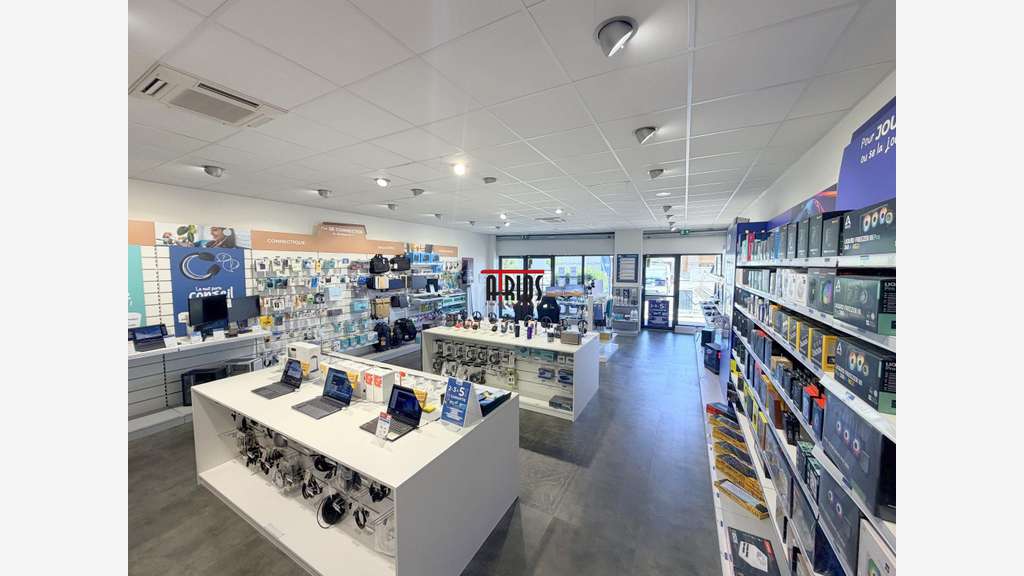 LOCAL COMMERCIAL 198M2