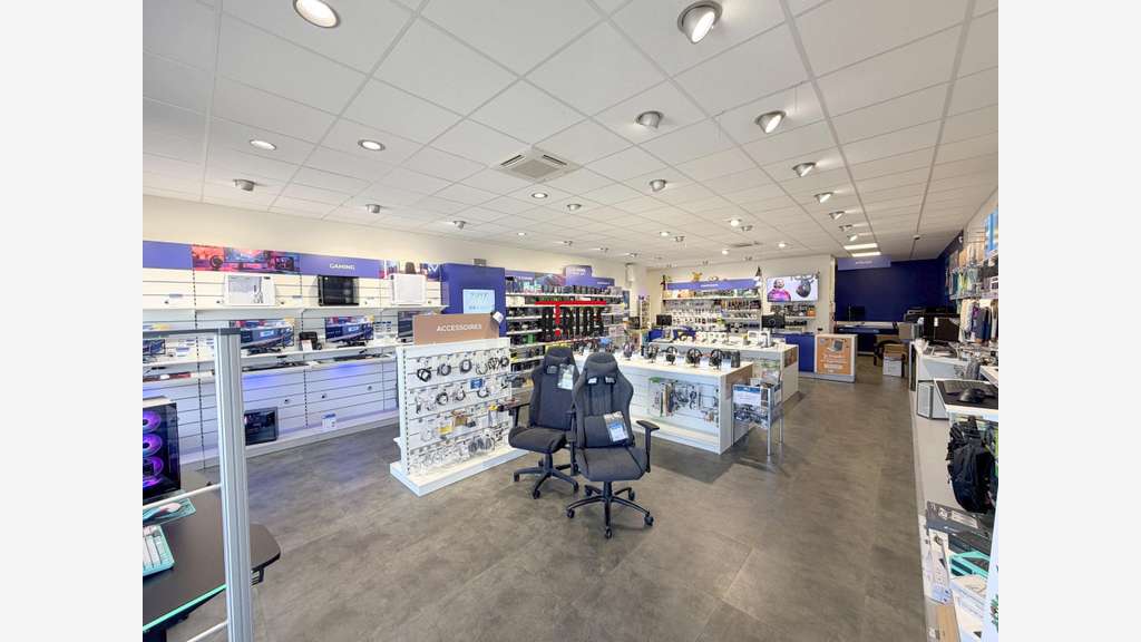 LOCAL COMMERCIAL 198M2