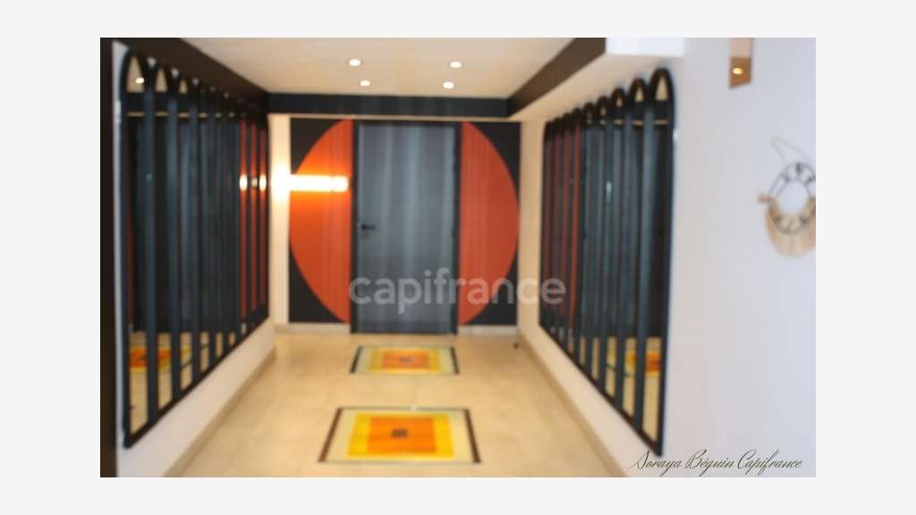 A louer local commercial de 250m² la Grande Motte