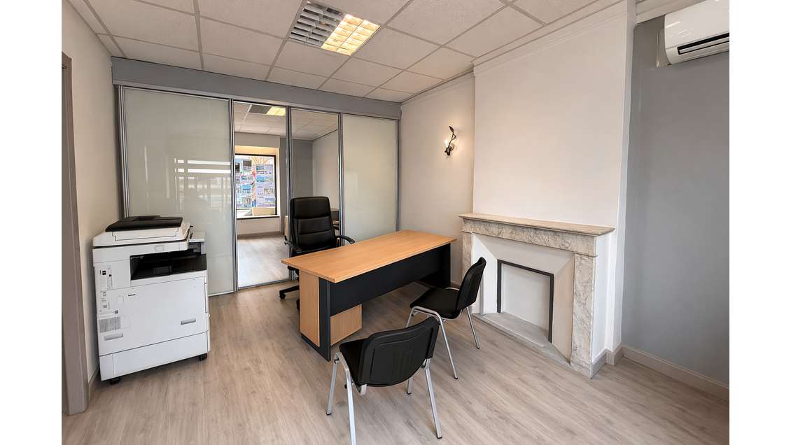 Cession droit au bail local 30m² à  La Londes