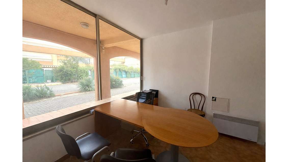 Loue local commercial 15m² à La Londe-les-Maures