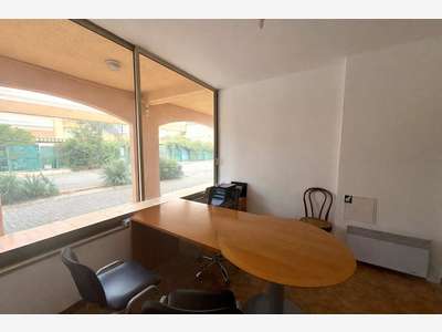 Loue local commercial 15m² à La Londe-les-Maures