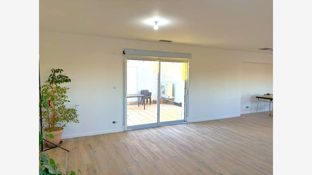 A louer bureau neuf de 95m² à la Moutonne