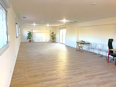 A louer bureau neuf de 95m² à la Moutonne