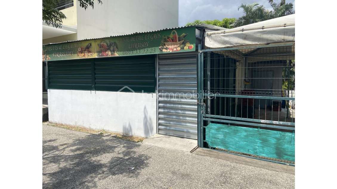 A louer local pro commercial 54m² à La Possession