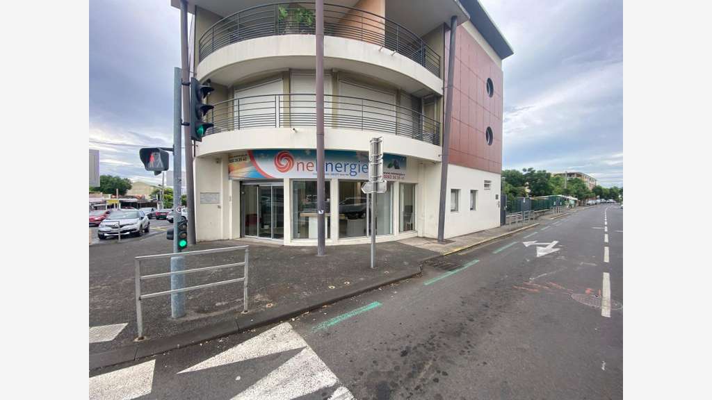 Loue local commercial / bureau 110m² La Possession
