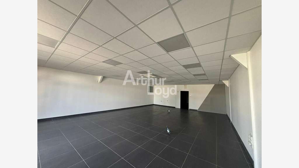 Local commercial 179m² à louer à La Roche-sur-Yon