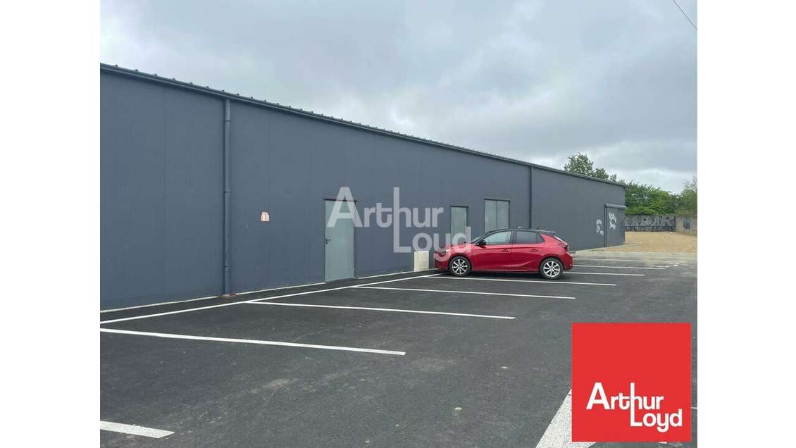 Local commercial 360m² à louer à La Roche sur Yon