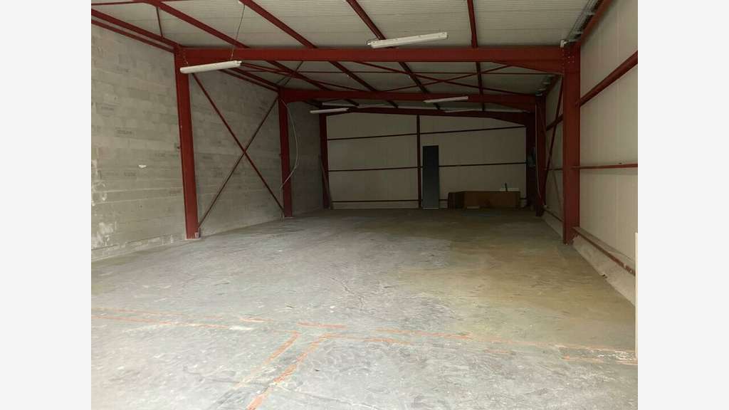 Local commercial 360m² à louer à La Roche sur Yon