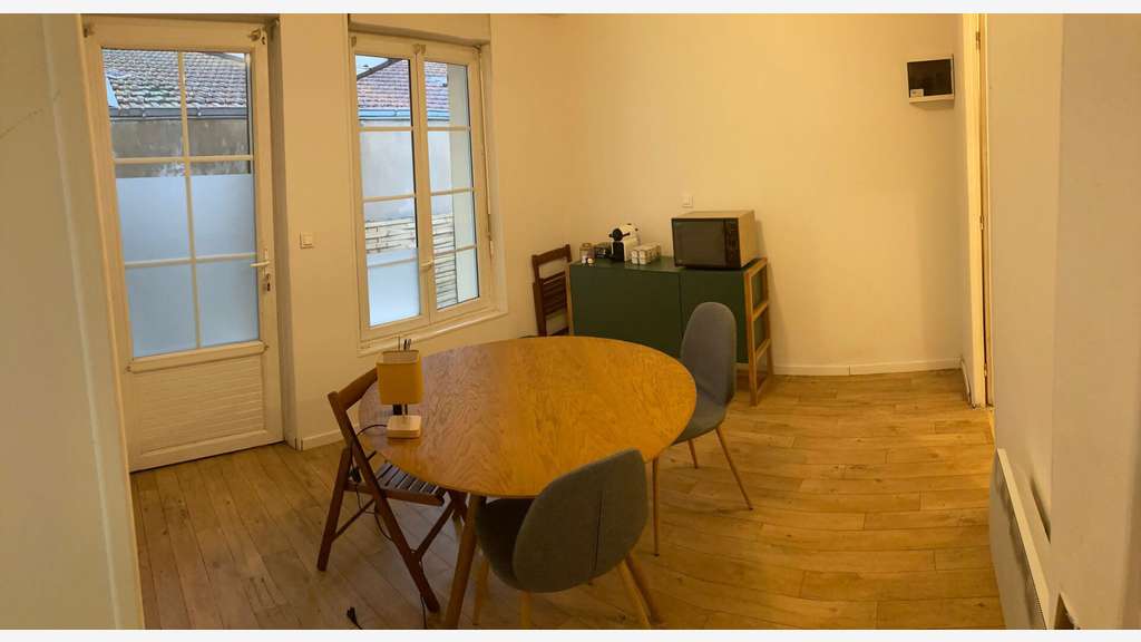 A louer local commercial 44m² centre de La Roche
