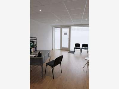 A louer local 54m² axe passant La Roche Pentagone