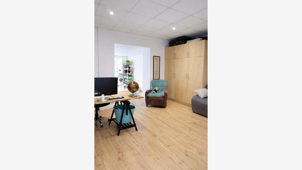 A louer local 54m² axe passant La Roche Pentagone