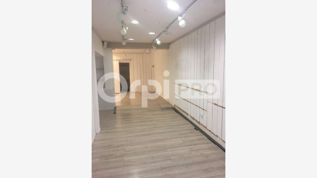 A louer local 45m² centre historique La Rochelle