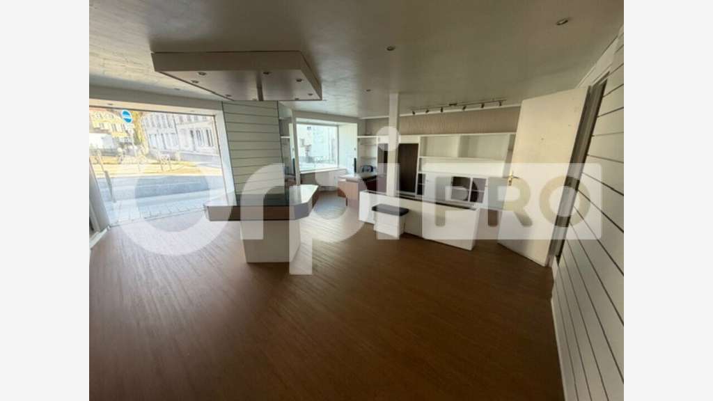 A louer local commercial 114m² La Rochelle centre