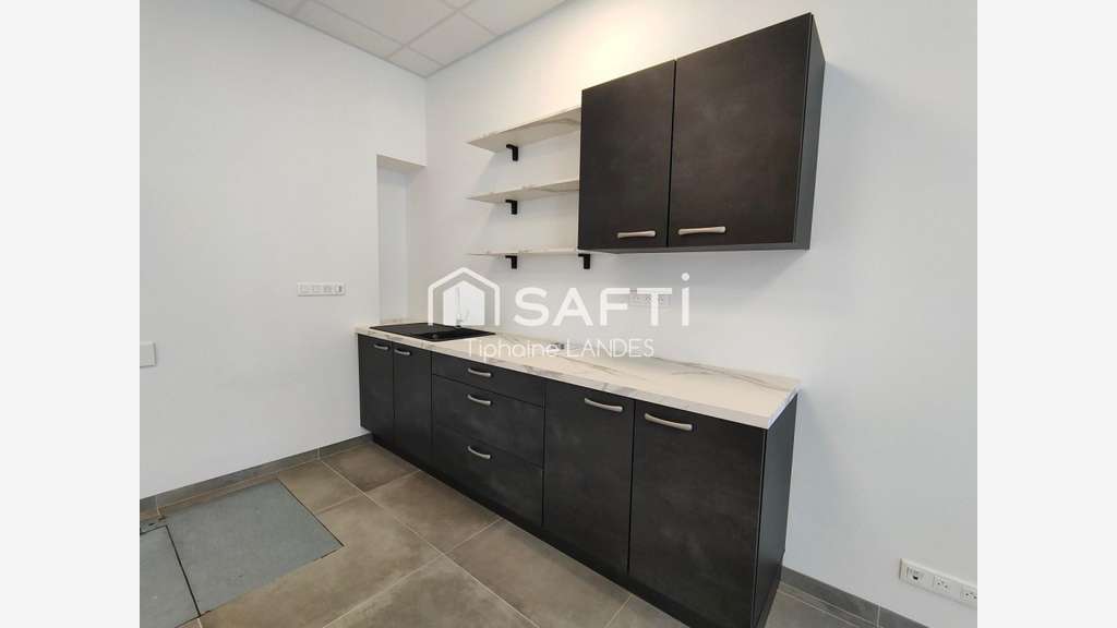 Local commercial, Quartier La Pallice, RDC