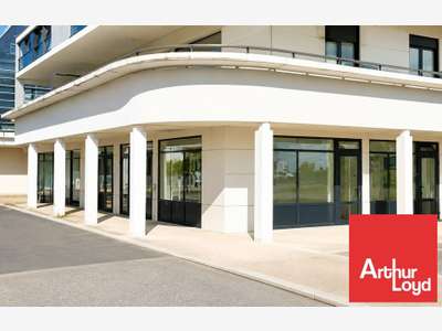 Local commercial 170m² à louer à La Rochelle