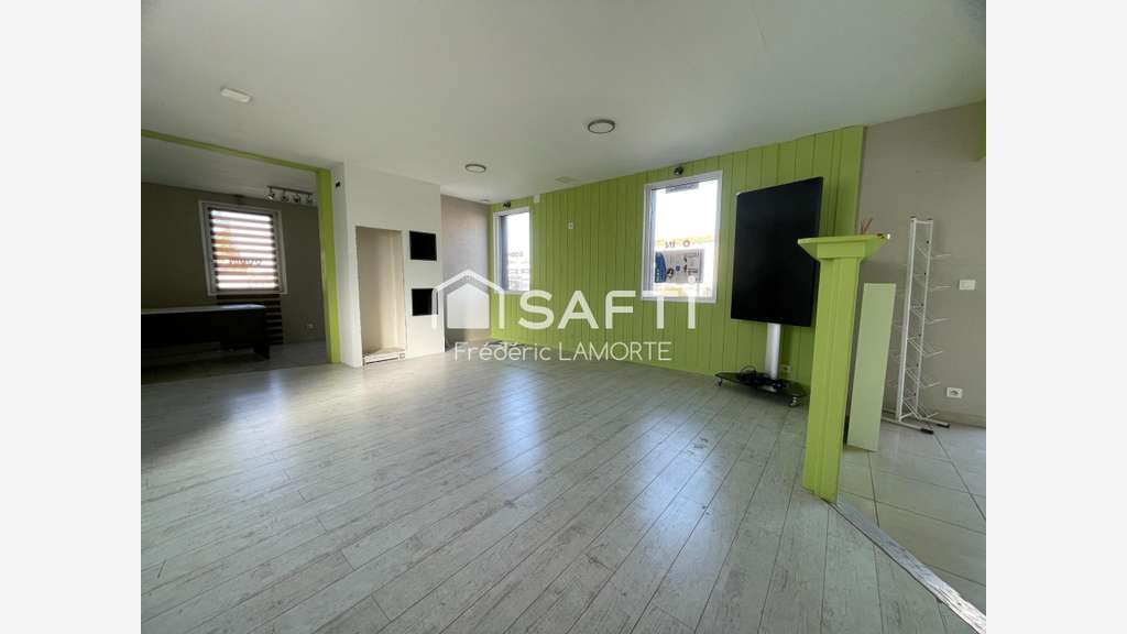 A louer local 80m² avenue passante de La Rochelle