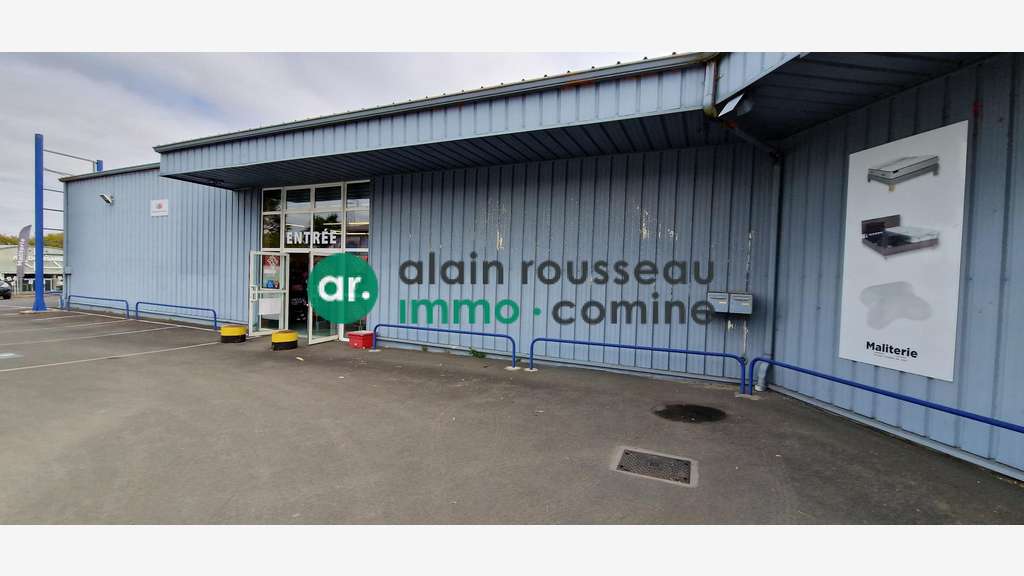 Local commercial de 400m² à louer à La Séguinière