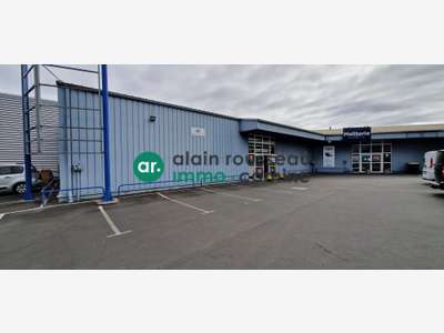 Local commercial de 400m² à louer à La Séguinière