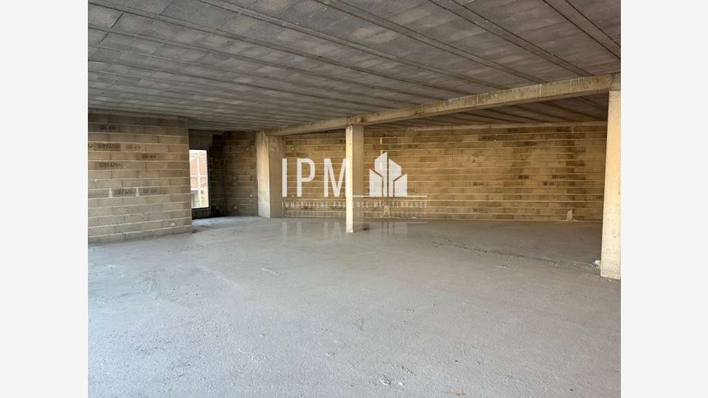 A louer local commercial 140m² à La Seyne-sur-Mer