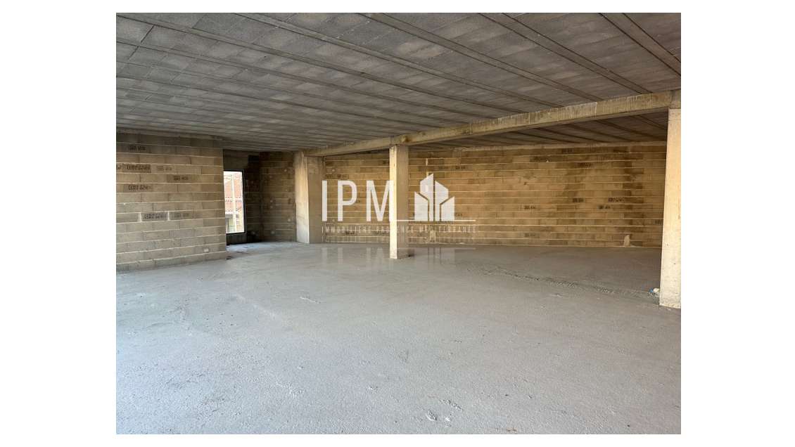 A louer local commercial 140m² à La Seyne-sur-Mer