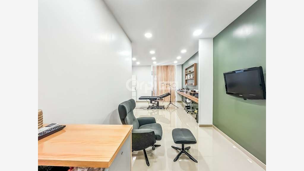 Local 65m² à louer axe majeur de La Seyne-sur-Mer