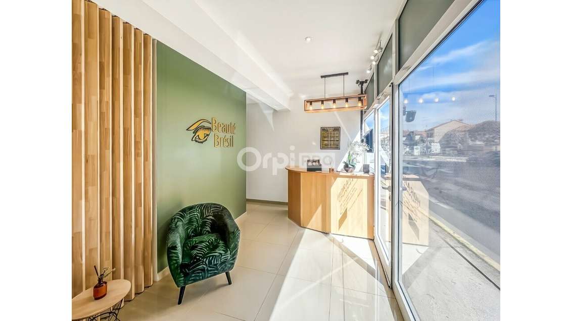 Local 65m² à louer axe majeur de La Seyne-sur-Mer