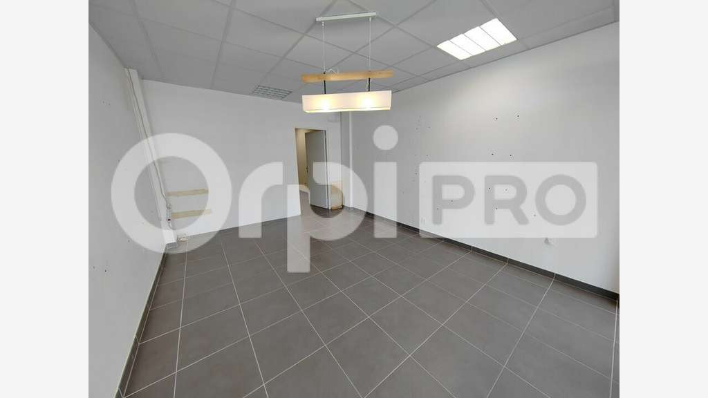 Location local commercial 37m² à La Teste de Buch