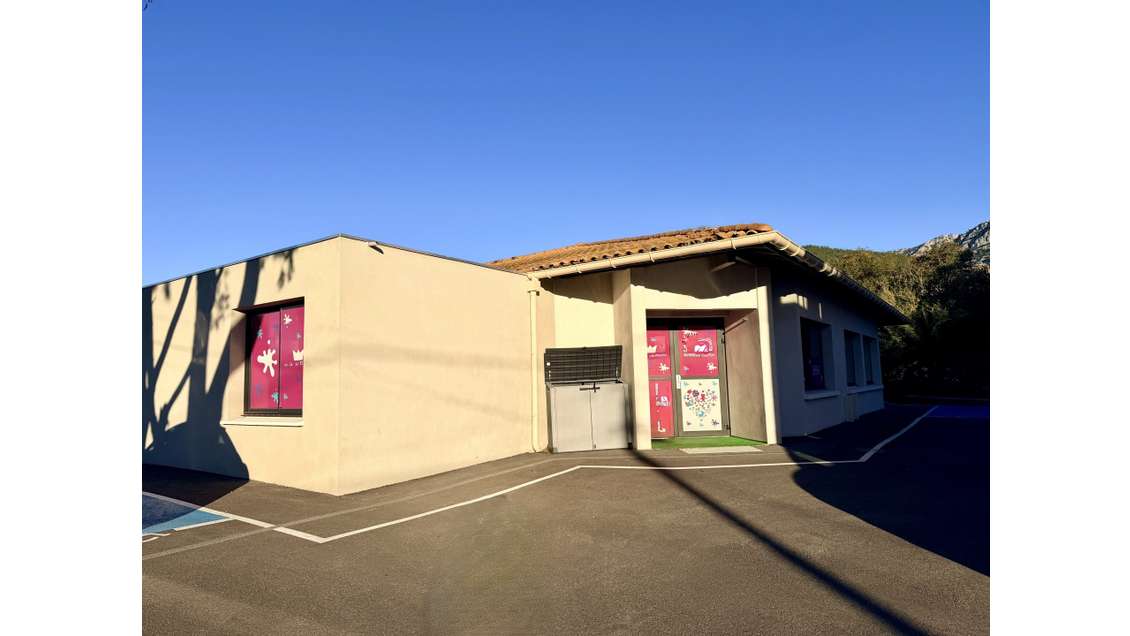 A louer bureaux 143m² RDC état neuf à La Valette