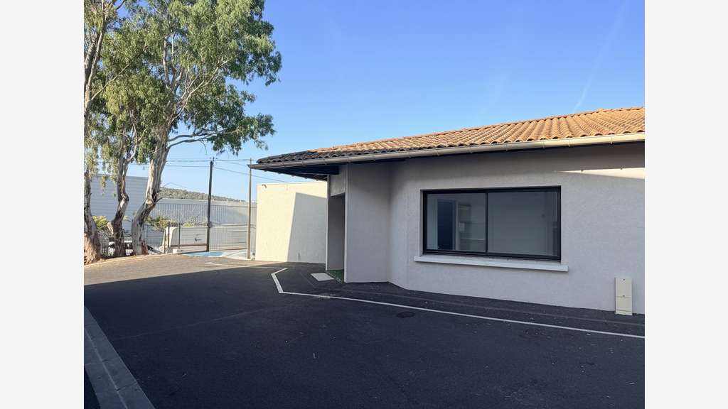 A louer bureaux 143m² RDC état neuf à La Valette