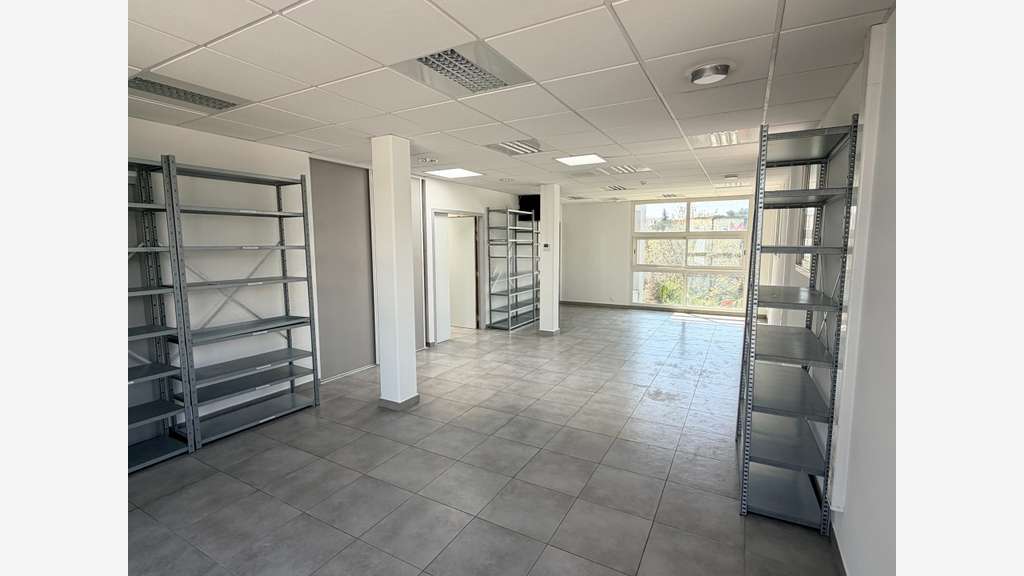 A louer bureaux 60m² R+1 à La Valette