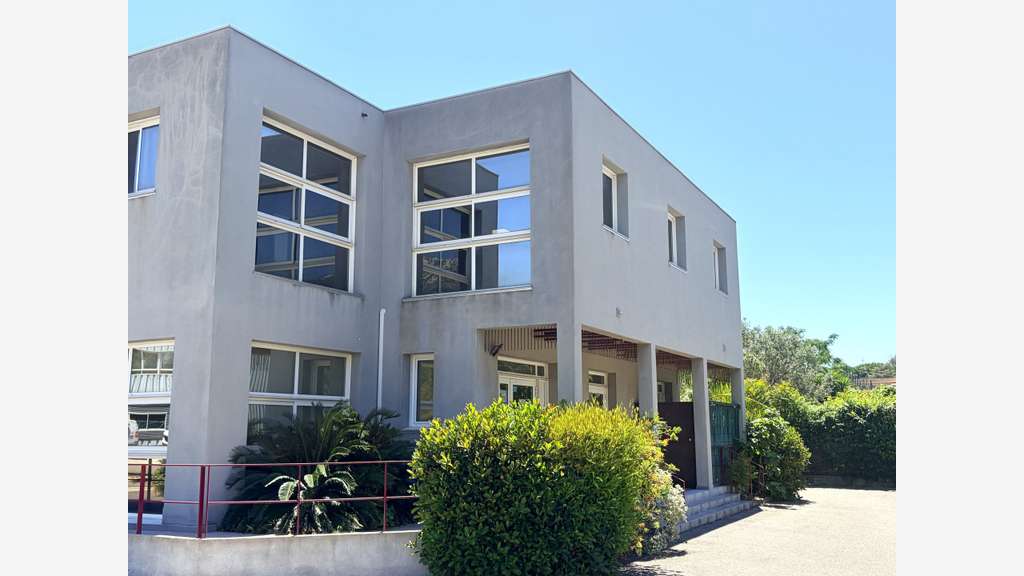 A louer bureaux 60m² R+1 à La Valette