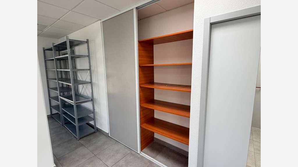 A louer bureaux 60m² R+1 à La Valette