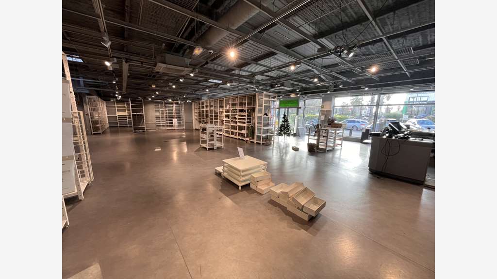 Loue local commercial de 470m² à la Valette du Var