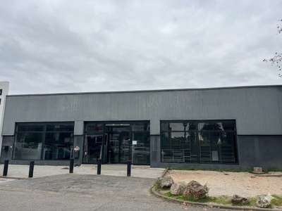 LOCAL COMMERCIAL 470 m² - EMPLACEMENT N°1 -LES ESP