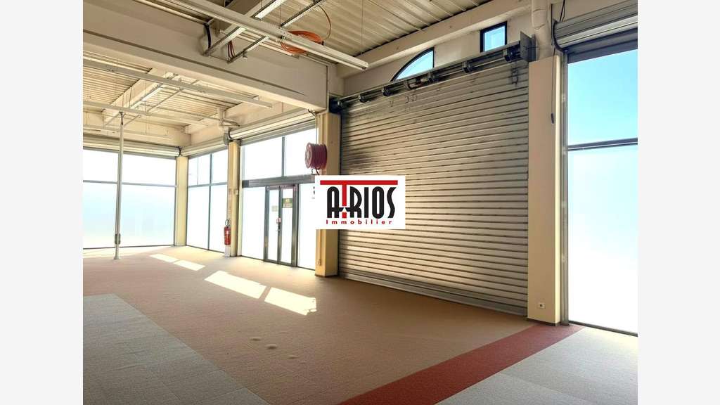 Loue local commercial 1720m² empl N°1 à la Valette