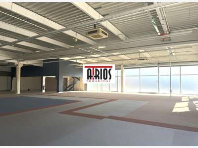 Loue local commercial 1720m² empl N°1 à la Valette