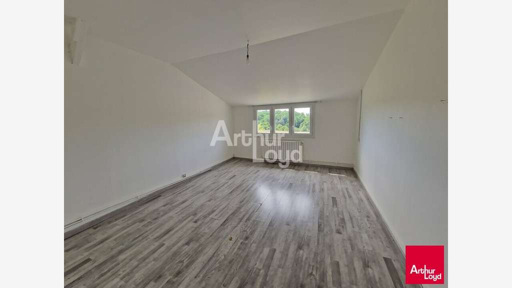 Local 285m² à louer à La Ville-aux-Clercs