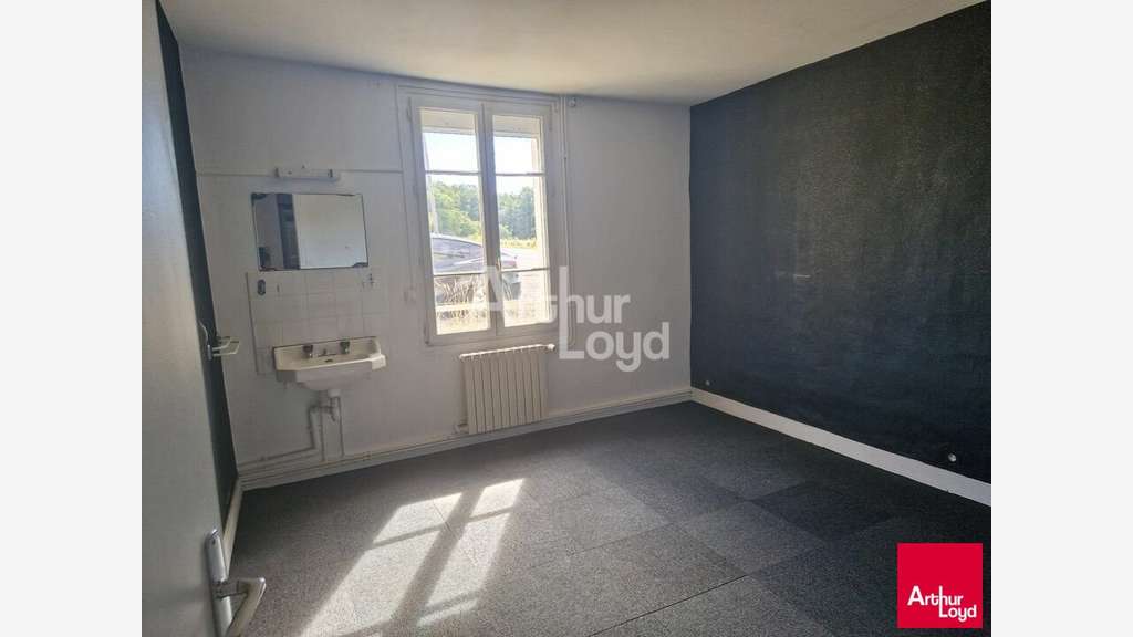 Local 285m² à louer à La Ville-aux-Clercs