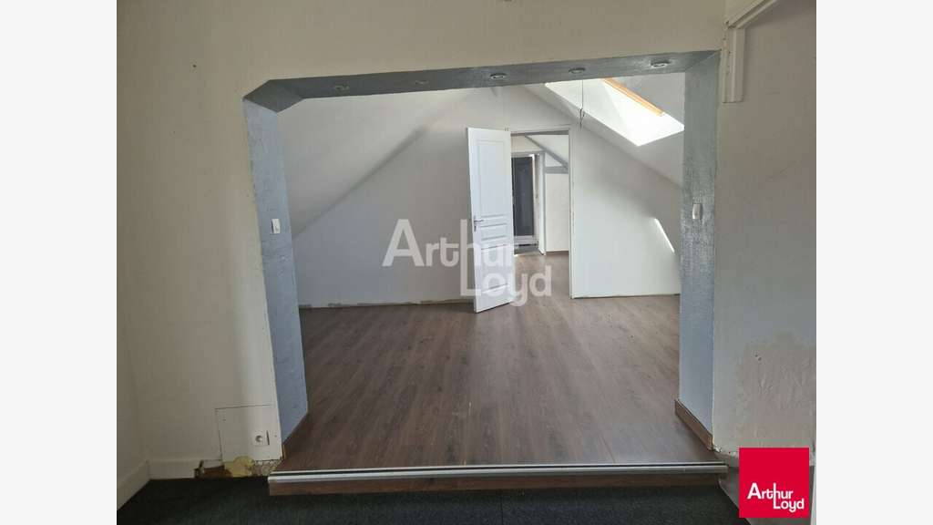 Local 285m² à louer à La Ville-aux-Clercs