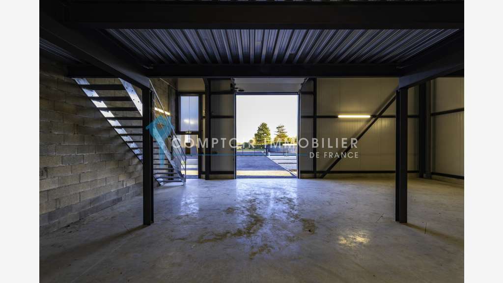 Locaux industriels 248m² à louer à 10min de Labège