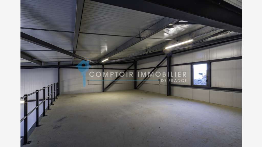 Locaux industriels 248m² à louer à 10min de Labège