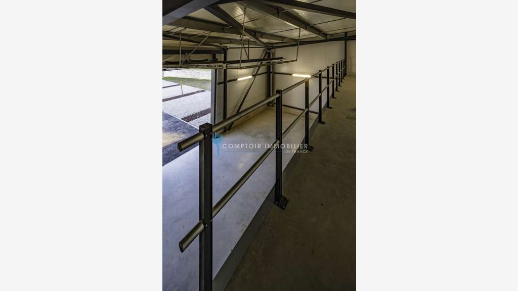 Locaux industriels 248m² à louer à 10min de Labège