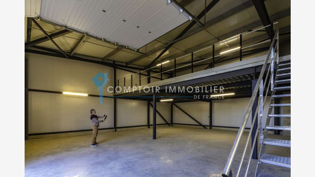 Locaux industriels 248m² à louer à 10min de Labège