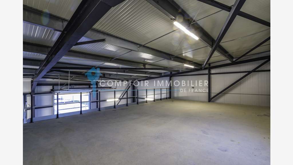 Locaux industriels 248m² à louer à 10min de Labège