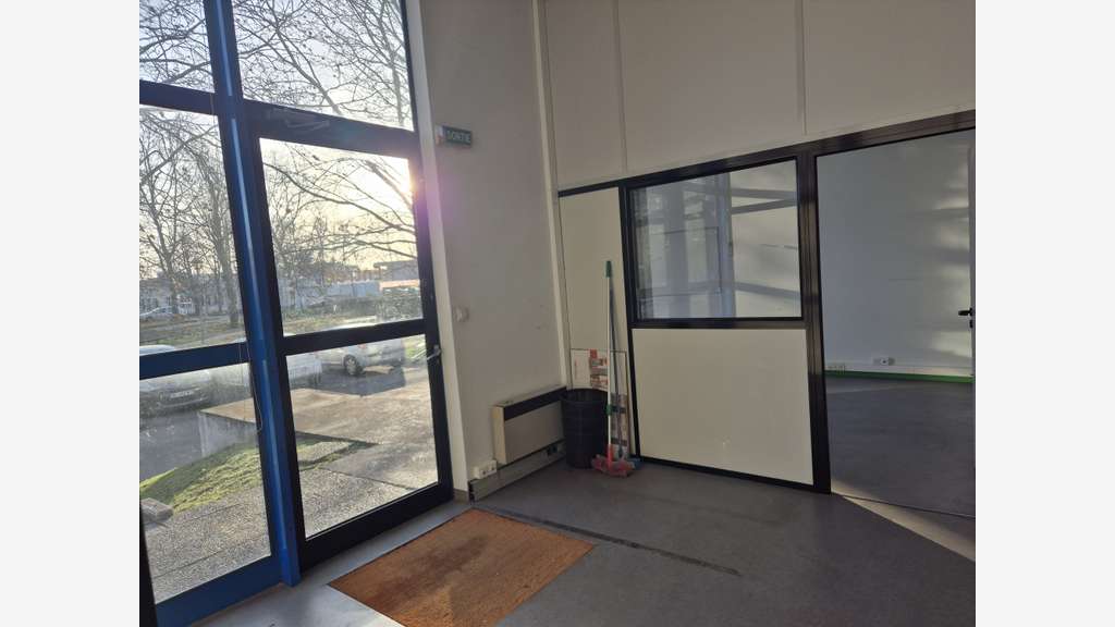 A louer local 71m² Labège au Sud Est de Toulouse