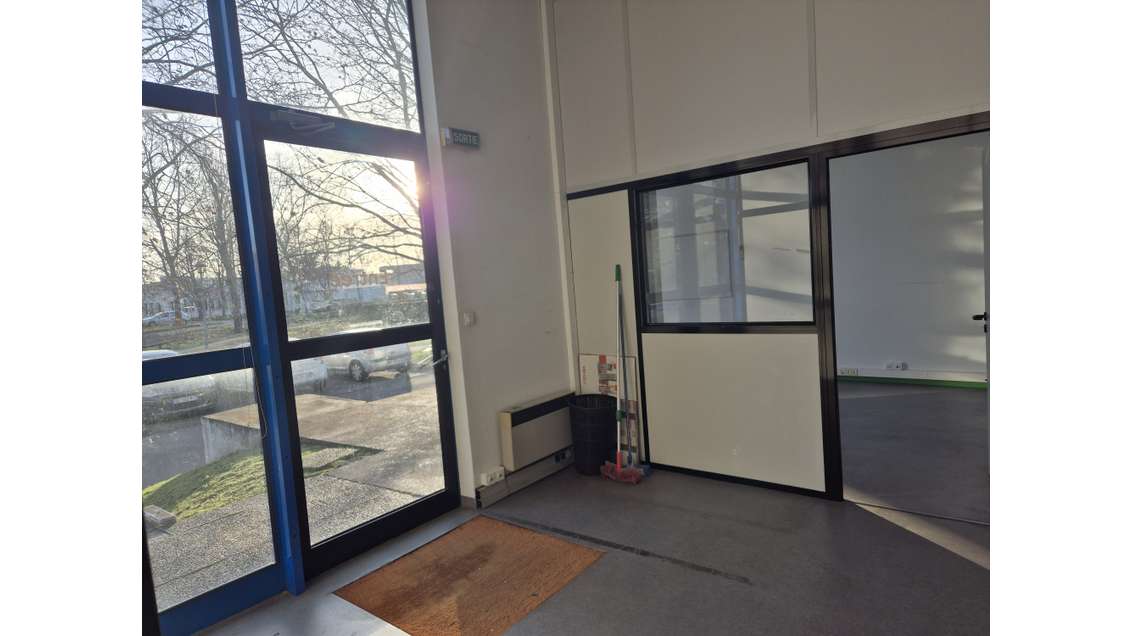 local  71m² Labege