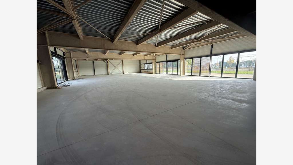 A louer local commercial 516m² à Lamballe 