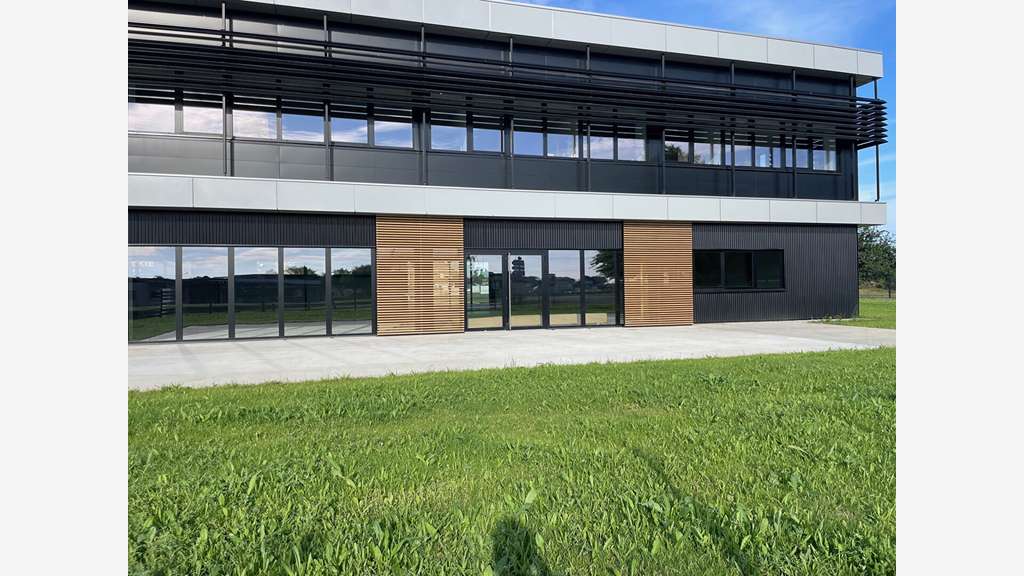 A louer local commercial 516m² à Lamballe